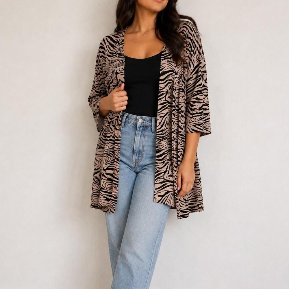 Xhilaration black and beige zebra